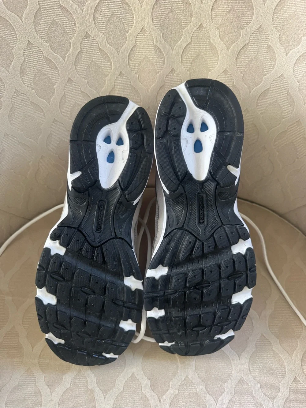 New Balance 574 Gray Sneakers – Women’s 9